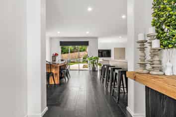 73 Rexford Heights, Pyes Pa