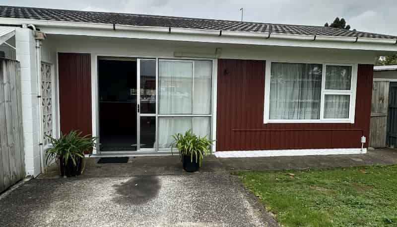 2/10 Ron Keat Drive, Papakura