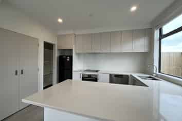 3/2 Moor Avenue, Te Atatu Peninsula