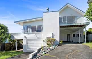 63 Parr Terrace, Castor Bay