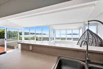 63 Parr Terrace, Castor Bay