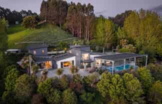 671 No 3 Line, Okoia