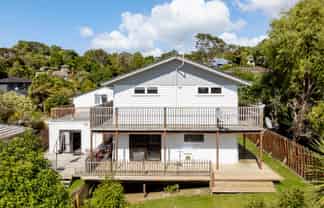 17 Lemnos Place, Titirangi