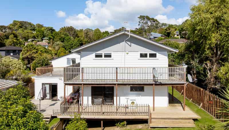 17 Lemnos Place, Titirangi