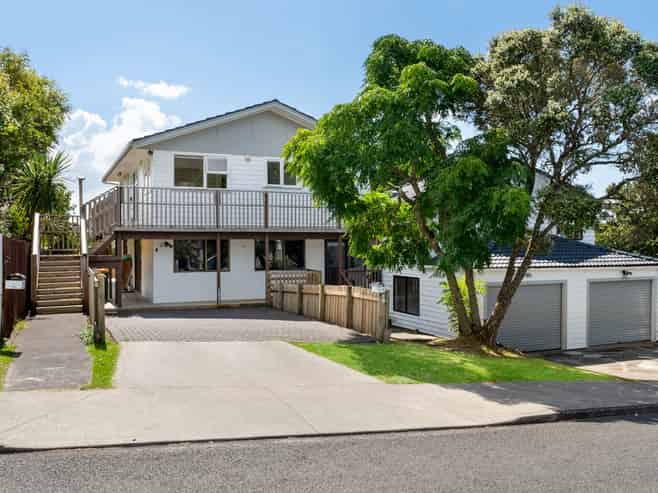 17 Lemnos Place, Titirangi