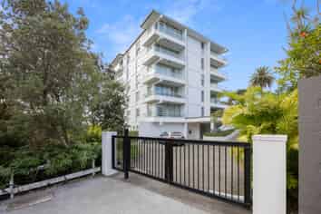 8/69 Hamilton Road, Herne Bay