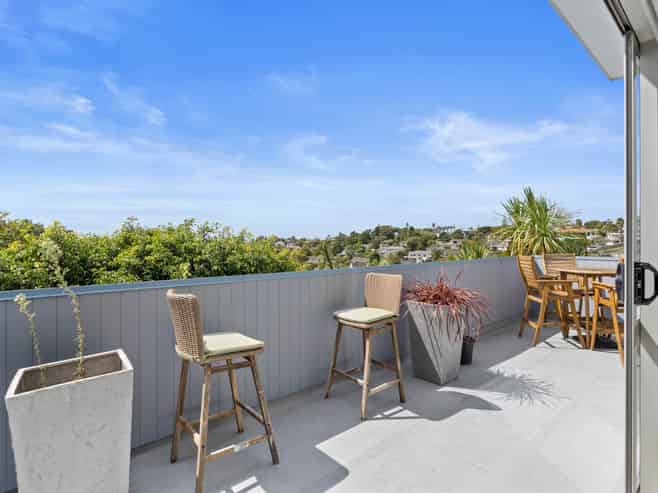 589D East Coast Road, Browns Bay