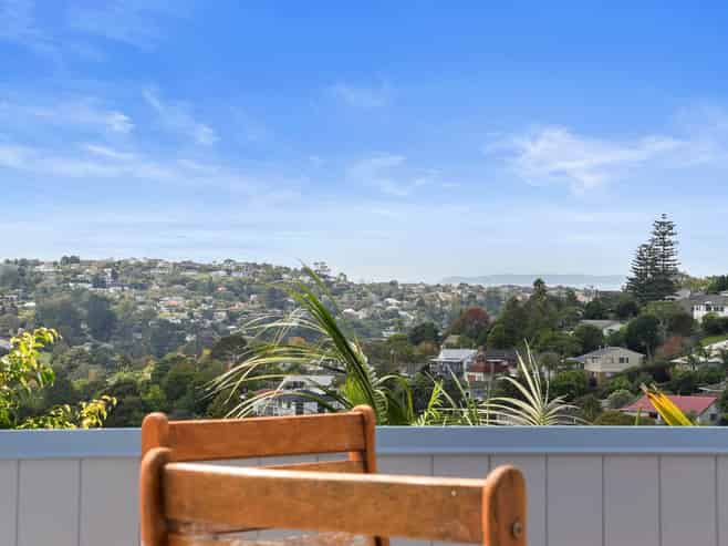 589D East Coast Road, Browns Bay