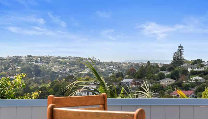 589D East Coast Road, Browns Bay