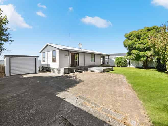 215B Tuhikaramea Road, Dinsdale