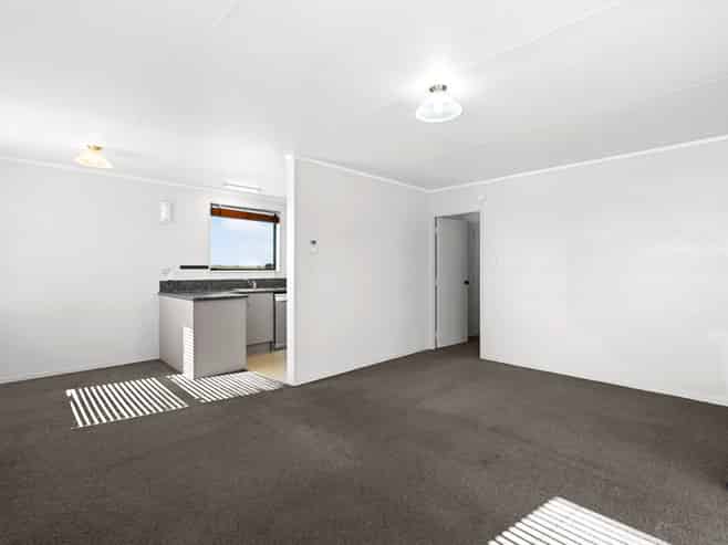 215B Tuhikaramea Road, Dinsdale