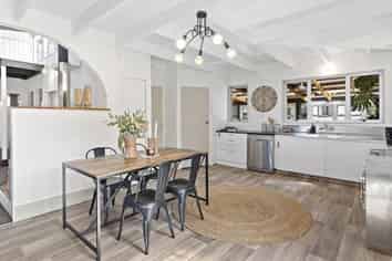 8 Reading Street, Greytown