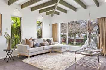 8 Reading Street, Greytown