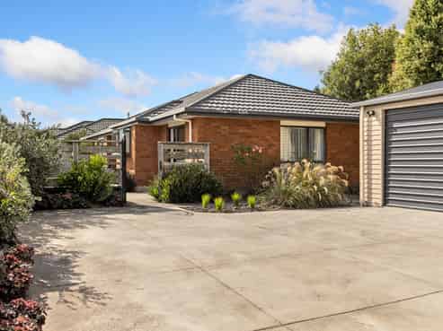 21 Dufek Crescent, Hornby