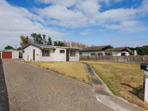 14 Cousins Avenue East, Foxton Beach