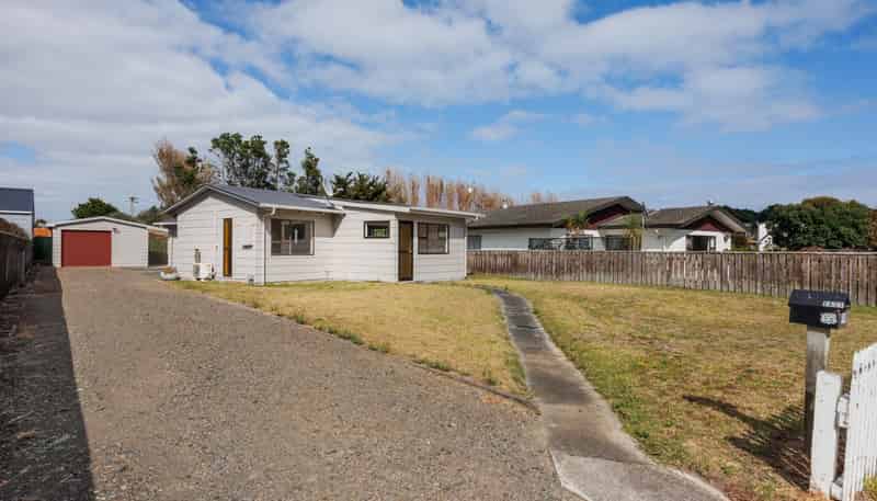 14 Cousins Avenue East, Foxton Beach