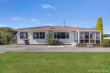 84 college street, Motueka