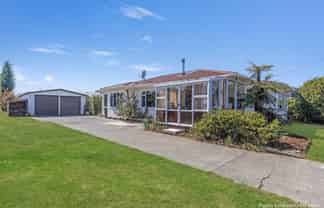 84 college street, Motueka