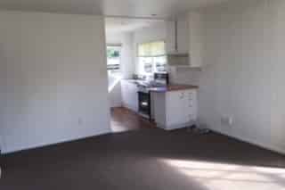 2/318 Royal Road, Massey