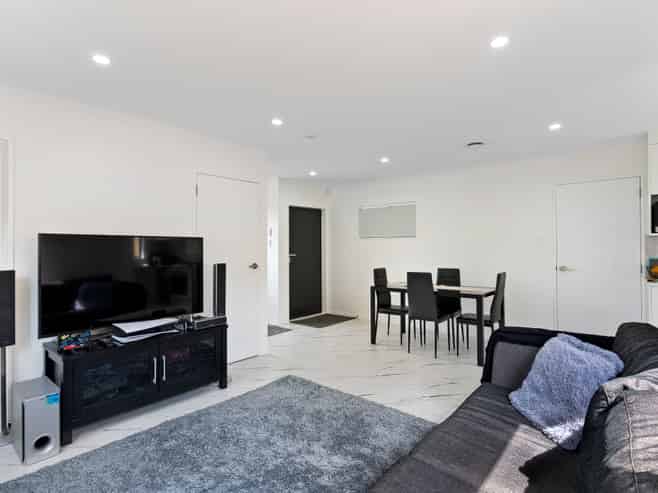 5b Pasteur Place, New Windsor