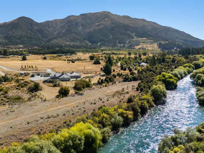 136 Te Awa Road, Albert Town