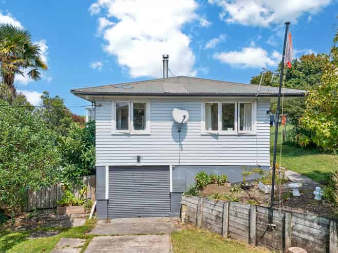 2 View Street, Maungaturoto