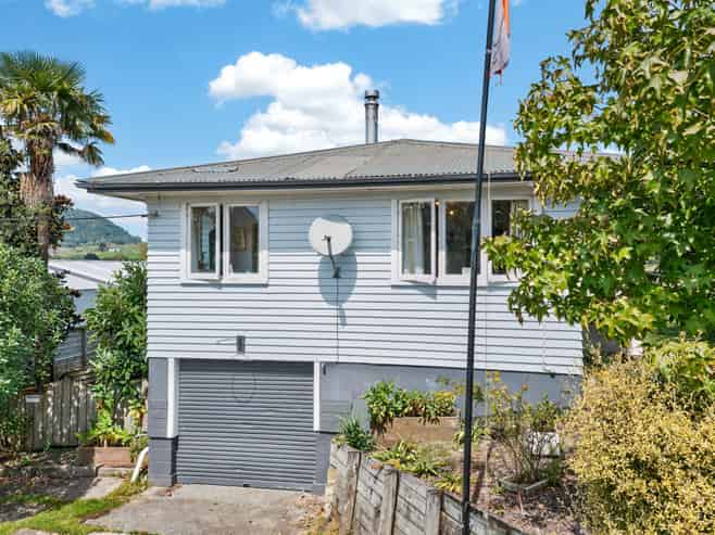 2 View Street, Maungaturoto