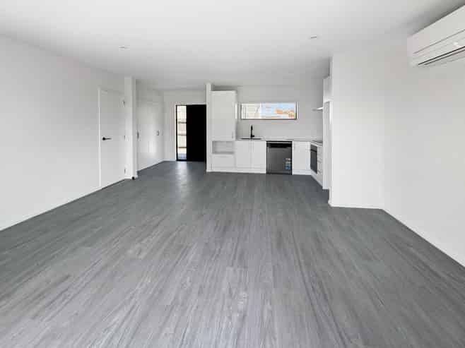 711C Worcester St, Linwood