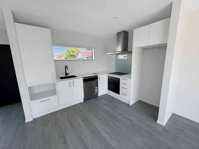 711C Worcester St, Linwood