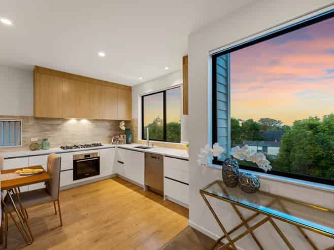 6C Tiroroa Avenue, Te Atatu South