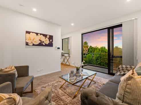 6C Tiroroa Avenue, Te Atatu South