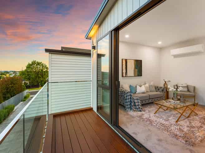 6C Tiroroa Avenue, Te Atatu South