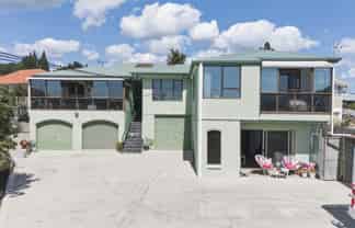 12 Sutherland Road, Brookfield