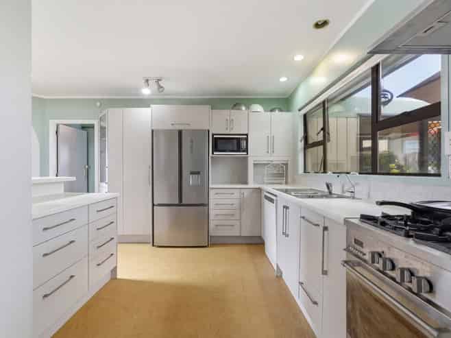 12 Sutherland Road, Brookfield