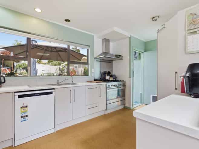 12 Sutherland Road, Brookfield