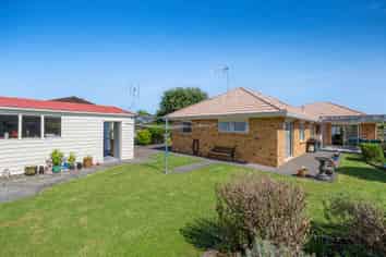 4 Lakeside Drive, Orewa