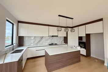 73 Hutchinsons Road, Bucklands Beach