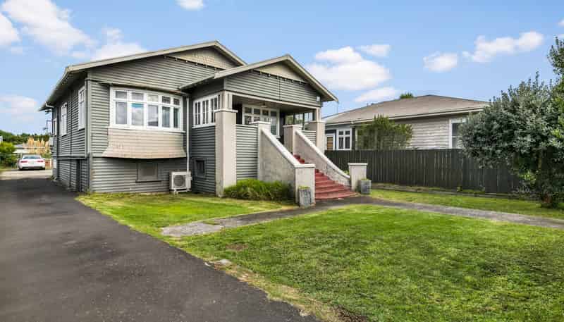 1040 Great North Road, Point Chevalier