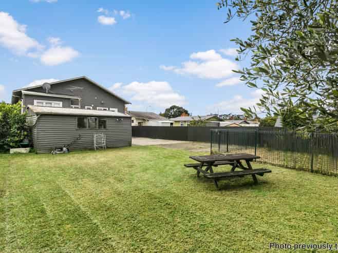 1040 Great North Road, Point Chevalier