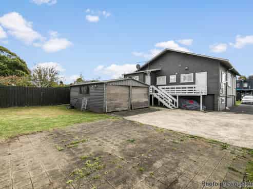 1040 Great North Road, Point Chevalier