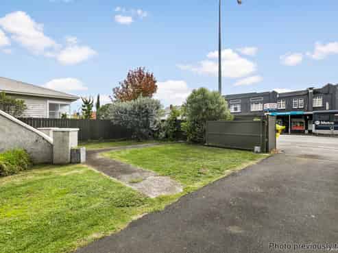 1040 Great North Road, Point Chevalier