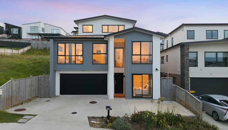 10 Alluvial Street, Flat Bush