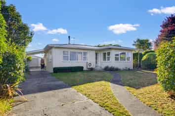 15 Keats Crescent, Stoke