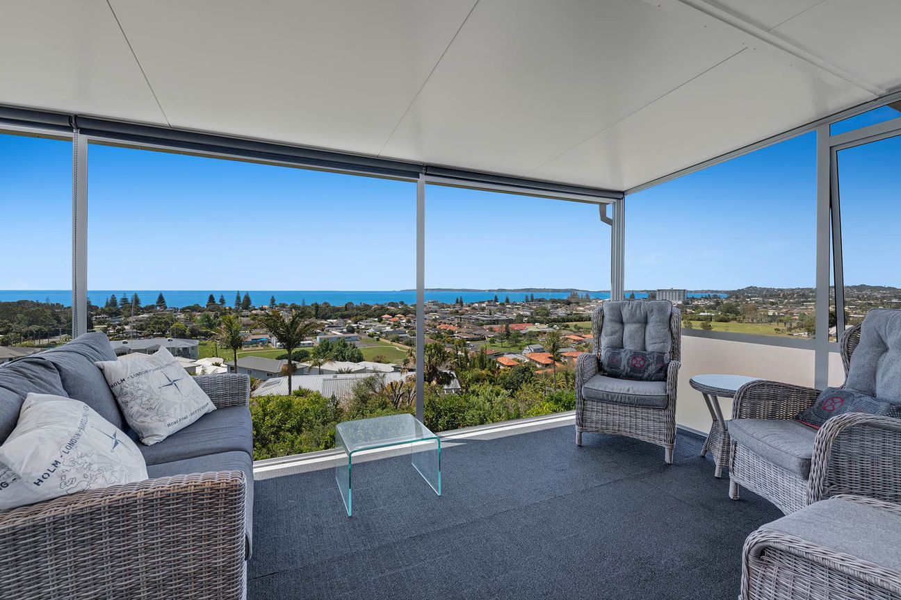 Sea Views, Solid Home & Income: The Ultimate Duo - Fler
