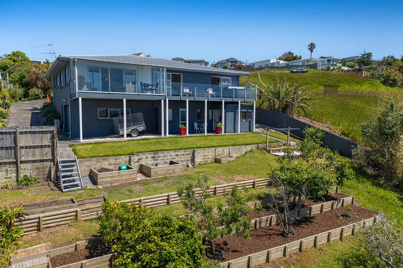 Sea Views, Solid Home & Income: The Ultimate Duo - Bild 3