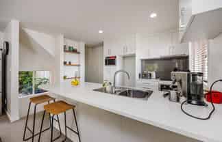 10/57 Gladstone Road, Northcote