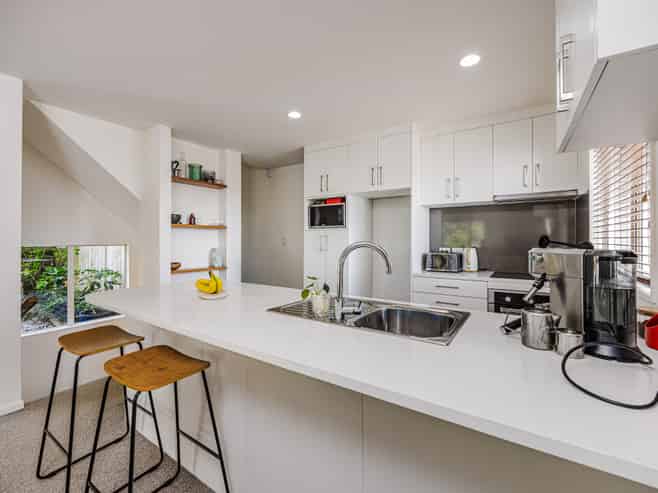 10/57 Gladstone Road, Northcote