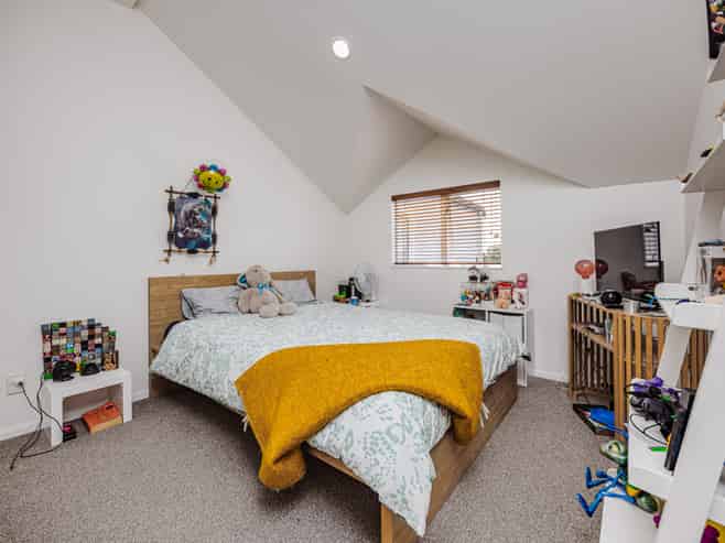 10/57 Gladstone Road, Northcote