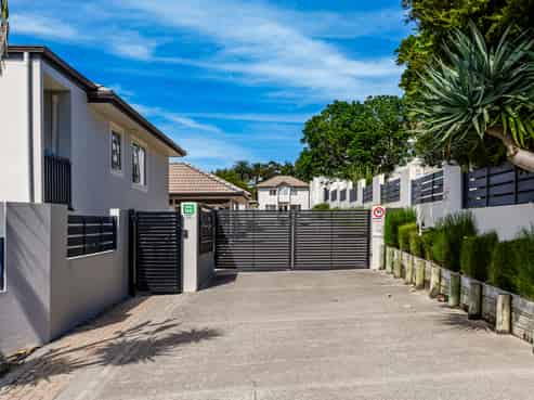 10/57 Gladstone Road, Northcote