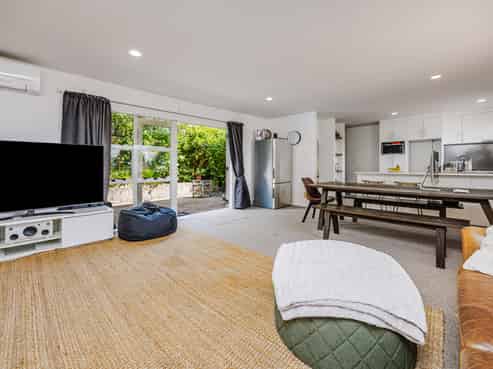 10/57 Gladstone Road, Northcote